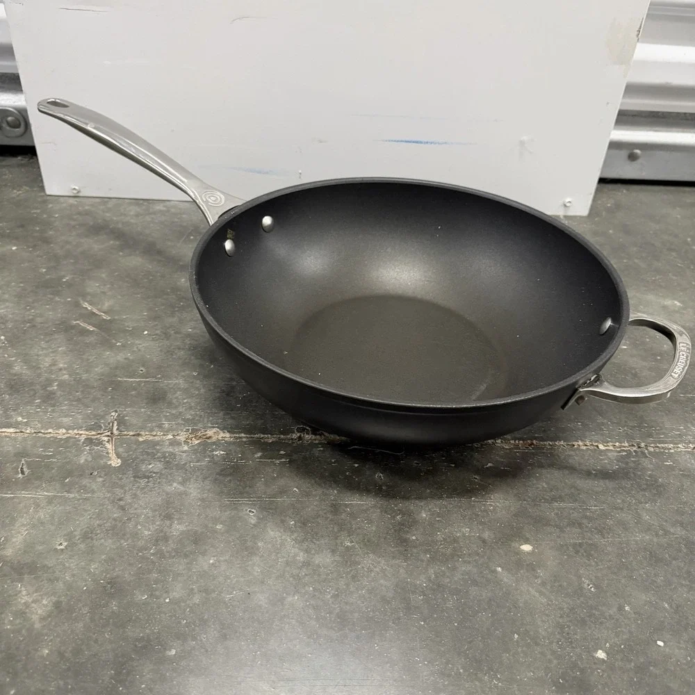 Le Creuset Toughened Nonstick PRO Stir Fry Pan with Helper Handle 4.7 L